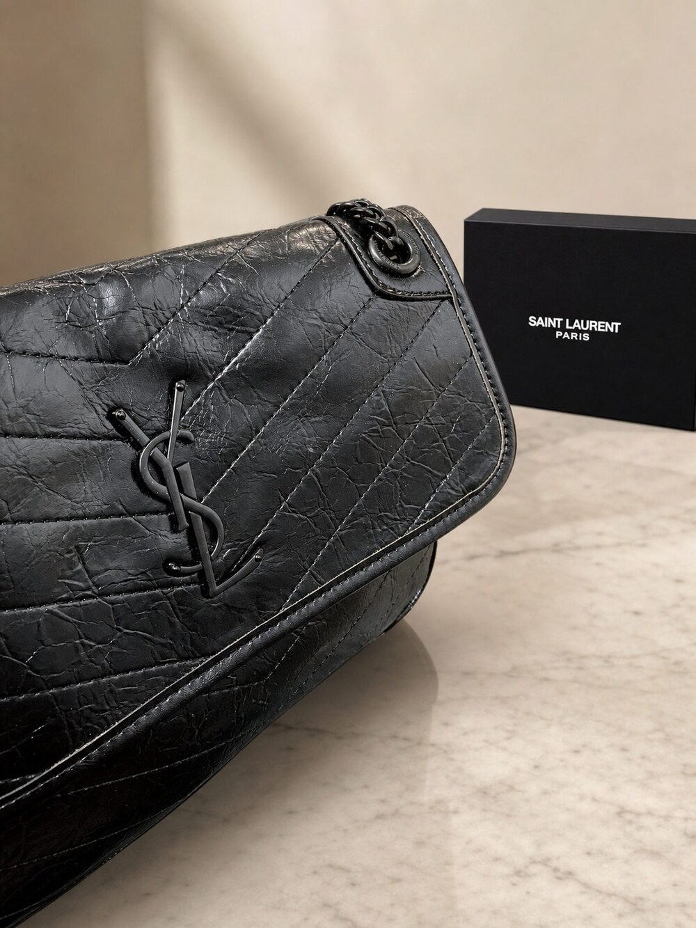 Yves Saint Laurent Niki Medium Black Leather Shoulder Bag - Picture 4 of 5